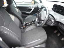 Peugeot 2008 BlueHDi Active 