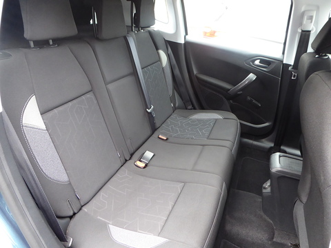 1.6 BlueHDi Active SUV 5dr Diesel Manual Euro 6 (s/s) (100 ps)