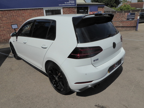 1.4 TSI 8.7kWh GTE Hatchback 5dr Petrol Plug-in Hybrid DSG Euro 6 (s/s) (204 ps)