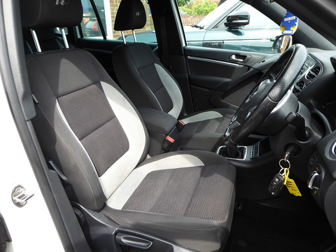 2.0 TDI BlueMotion Tech R-Line SUV 5dr Diesel Manual 4WD Euro 5 (s/s) (140 ps)