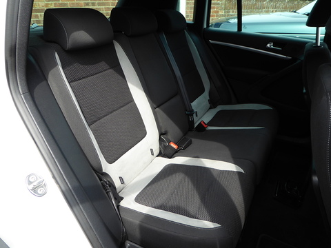 2.0 TDI BlueMotion Tech R-Line SUV 5dr Diesel Manual 4WD Euro 5 (s/s) (140 ps)