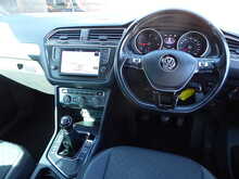 Volkswagen Tiguan TDI BlueMotion Tech SE Navigation 