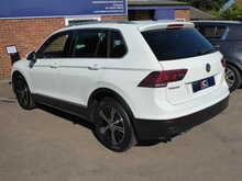 Volkswagen Tiguan TDI BlueMotion Tech SE Navigation 