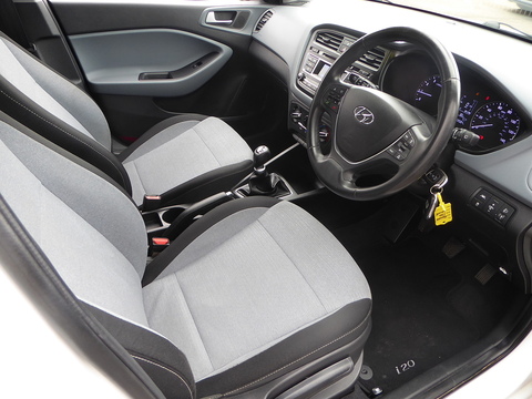 1.2 Blue Drive SE Hatchback 5dr Petrol Manual Euro 6 (s/s) (84 ps)