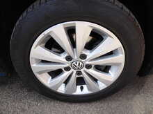 Volkswagen Golf TDI BlueMotion Tech SE 