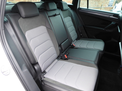 2.0 TDI R-Line SUV 5dr Diesel Manual Euro 6 (s/s) (150 ps)