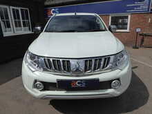 NO VAT! Leather Heated Seats, Sat Nav, Rear Camera, Air Conditioning, Alloy Wheels, Auto Headlights, Towbar