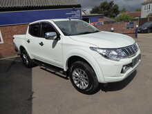 NO VAT! Leather Heated Seats, Sat Nav, Rear Camera, Air Conditioning, Alloy Wheels, Auto Headlights, Towbar