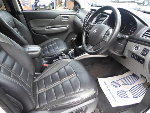 2.4 DI-D DC Barbarian Pickup Double Cab 4dr Diesel Manual 4WD Euro 5 (178 ps)