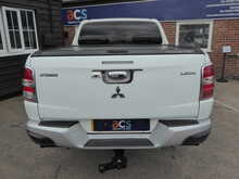 NO VAT! Leather Heated Seats, Sat Nav, Rear Camera, Air Conditioning, Alloy Wheels, Auto Headlights, Towbar