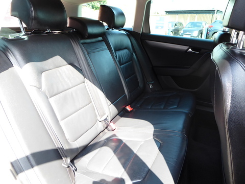 2.0 TDI BlueMotion Tech Executive Style Estate 5dr Diesel DSG Euro 5 (s/s) (140 ps)