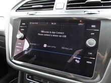 Volkswagen Tiguan TDI SE Navigation 