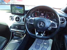 Mercedes-Benz GLA GLA220d AMG Line 
