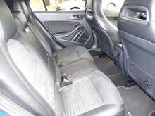 Mercedes-Benz GLA GLA220d AMG Line 