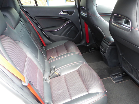 2.1 GLA220d AMG Line (Premium Plus) SUV 5dr Diesel 7G-DCT 4MATIC Euro 6 (s/s) (170 ps)