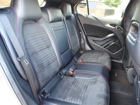 2.1 GLA220 CDI AMG Line SUV 5dr Diesel 7G-DCT 4MATIC Euro 6 (s/s) (170 ps)