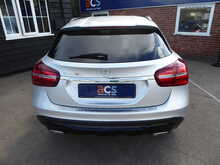 Mercedes-Benz GLA GLA180 Urban Edition 