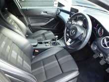Mercedes-Benz GLA GLA180 Urban Edition 