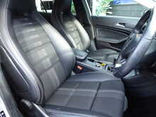 Mercedes-Benz GLA GLA180 Urban Edition 