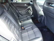 Mercedes-Benz GLA GLA180 Urban Edition 