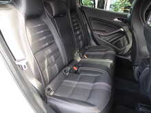 Mercedes-Benz GLA GLA180 Urban Edition 