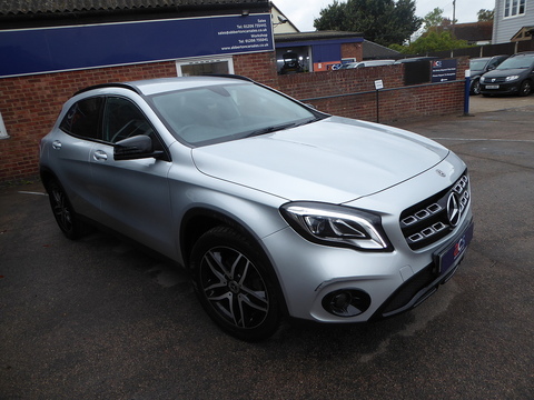 1.6 GLA180 Urban Edition SUV 5dr Petrol Manual Euro 6 (s/s) (122 ps)