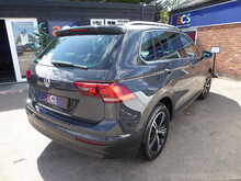 Volkswagen Tiguan TSI SE Navigation 