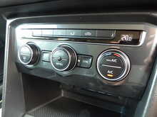 Volkswagen Tiguan TSI SE Navigation 