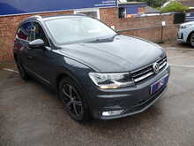 Volkswagen Tiguan TDI BlueMotion Tech SE Navigation 