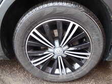 Volkswagen Tiguan TDI BlueMotion Tech SE Navigation 