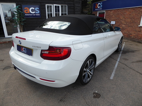 2.0 220i Sport Convertible 2dr Petrol Auto Euro 6 (s/s) (184 ps)