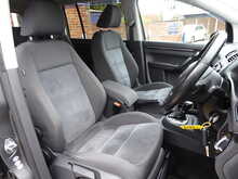 Volkswagen Touran TSI SE 