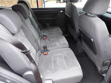 Volkswagen Touran TSI SE 