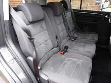 Volkswagen Touran TSI SE 