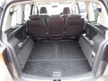 Volkswagen Touran TSI SE 