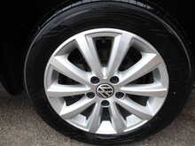 Volkswagen Touran TSI SE 