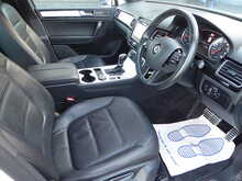 Volkswagen Touareg TDI V6 BlueMotion Tech R-Line 