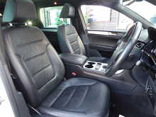 Volkswagen Touareg TDI V6 BlueMotion Tech R-Line 