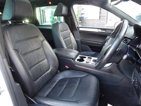 3.0 TDI V6 BlueMotion Tech R-Line SUV 5dr Diesel Tiptronic 4WD Euro 5 (s/s) (245 ps)