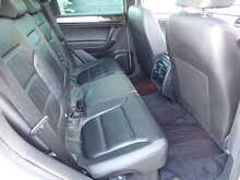 Volkswagen Touareg TDI V6 BlueMotion Tech R-Line 