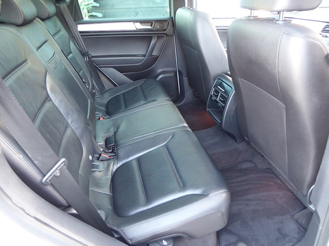 3.0 TDI V6 BlueMotion Tech R-Line SUV 5dr Diesel Tiptronic 4WD Euro 5 (s/s) (245 ps)