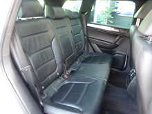 Volkswagen Touareg TDI V6 BlueMotion Tech R-Line 