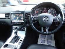 Volkswagen Touareg TDI V6 BlueMotion Tech R-Line 