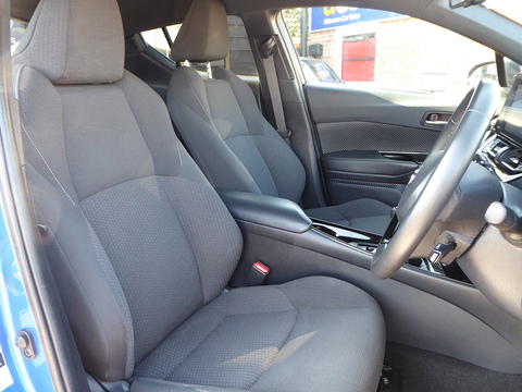 1.2 VVT-i Dynamic SUV 5dr Petrol Manual Euro 6 (s/s) (116 ps)