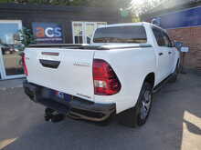 Toyota Hilux D-4D Invincible X 