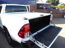 Toyota Hilux D-4D Invincible X 