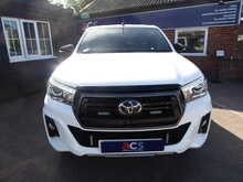 Toyota Hilux D-4D Invincible X 