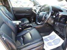 Toyota Hilux D-4D Invincible X 