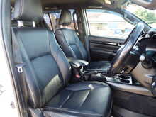 Toyota Hilux D-4D Invincible X 