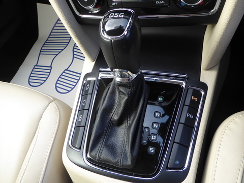 2.0 TDI Elegance Hatchback 5dr Diesel DSG Euro 5 (s/s) (140 ps)